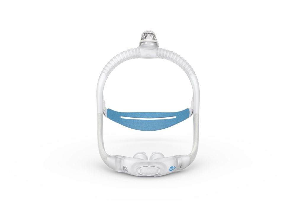منظر أمامي لقناع ResMed AirFit P30i بوسائد أنفية لجهاز CPAP