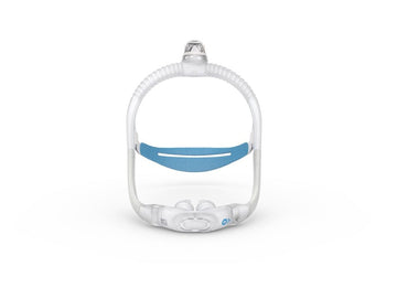منظر أمامي لقناع ResMed AirFit P30i بوسائد أنفية لجهاز CPAP